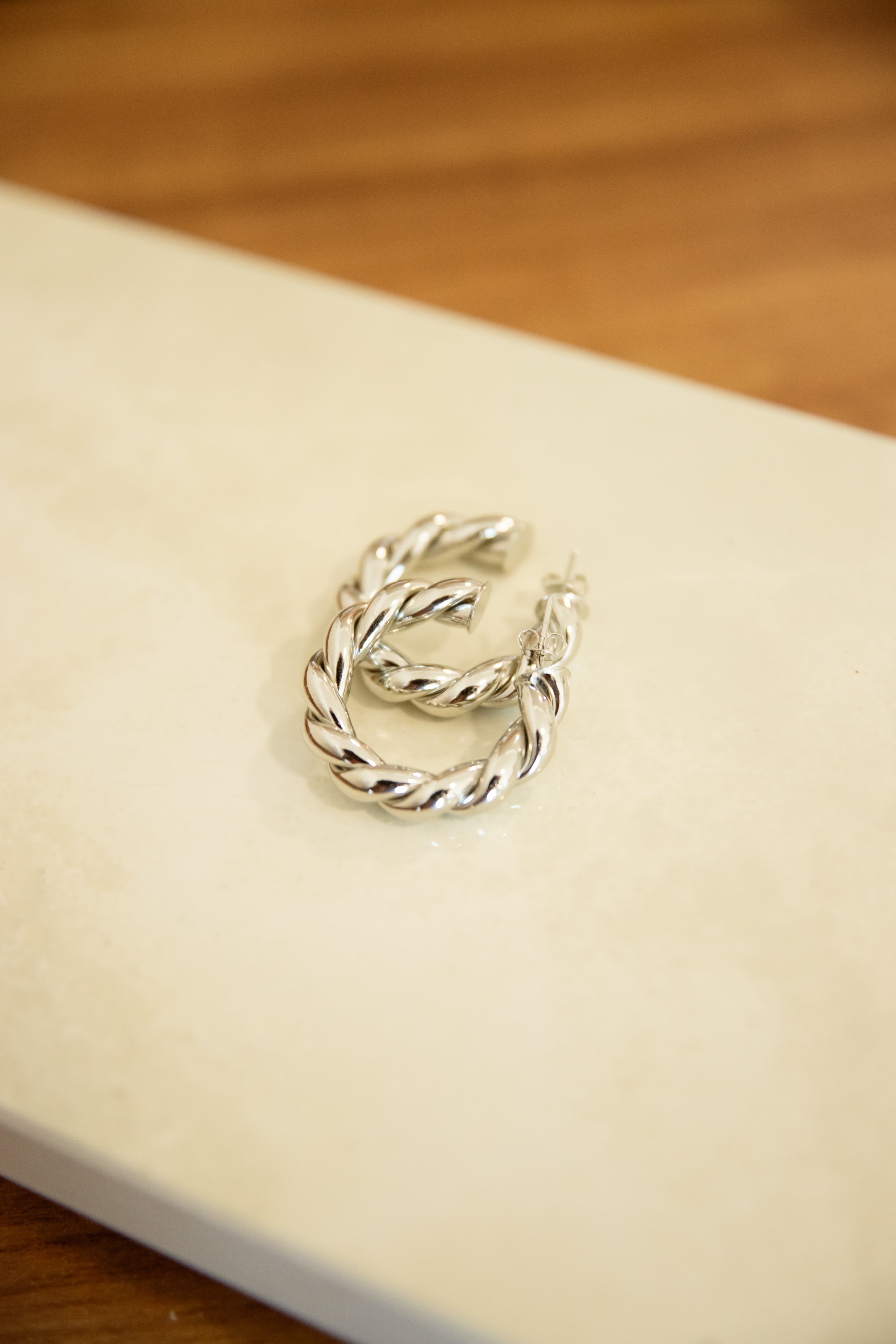 Argola Torção Prateado M